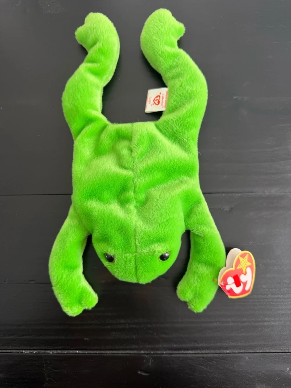 Ty Beanie Baby Green Plush Frog with Heart Swing Tag